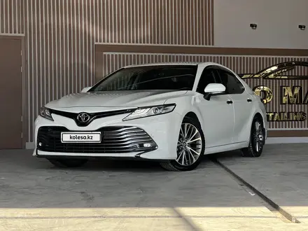 Toyota Camry 2018 года за 13 200 000 тг. в Шымкент