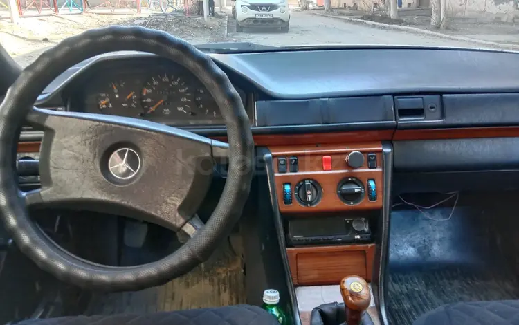 Mercedes-Benz E 250 1992 года за 700 000 тг. в Жезказган