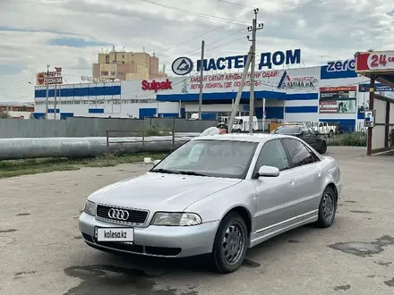 Audi A4 1996 года за 2 000 000 тг. в Атырау – фото 2