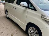 Toyota Alphard 2010 года за 7 000 000 тг. в Актобе – фото 2