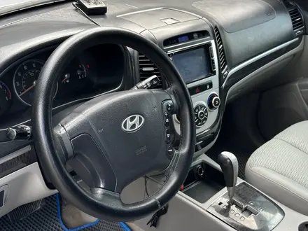 Hyundai Santa Fe 2007 года за 5 000 000 тг. в Атырау – фото 11