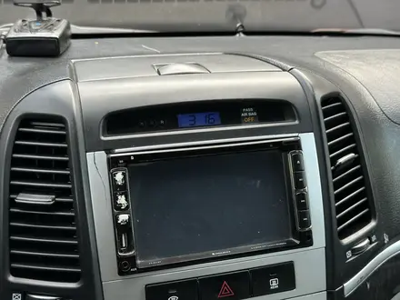 Hyundai Santa Fe 2007 года за 5 000 000 тг. в Атырау – фото 20
