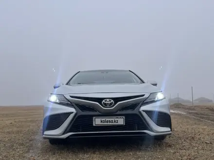 Toyota Camry 2019 года за 9 800 000 тг. в Жезказган – фото 7