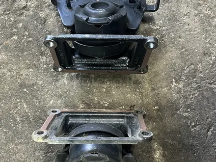 Подушки двигателя Toyota Land Cruiser 200 за 50 000 тг. в Астана