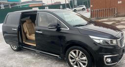 Kia Carnival 2018 года за 10 300 000 тг. в Алматы – фото 2