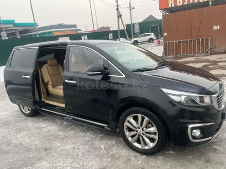 Kia Carnival 2018 года за 10 300 000 тг. в Алматы – фото 2