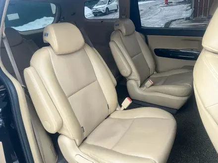 Kia Carnival 2018 года за 10 300 000 тг. в Алматы – фото 5