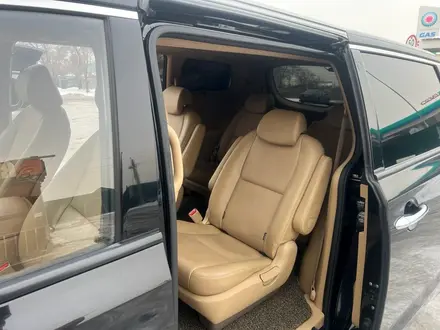 Kia Carnival 2018 года за 10 300 000 тг. в Алматы – фото 6