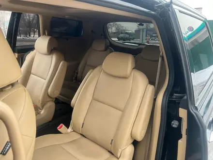 Kia Carnival 2018 года за 10 300 000 тг. в Алматы – фото 7