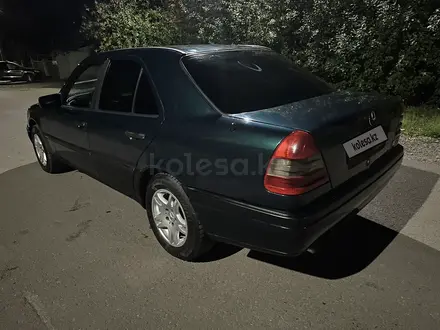 Mercedes-Benz C 200 1994 года за 1 650 000 тг. в Астана – фото 6