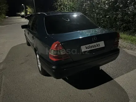 Mercedes-Benz C 200 1994 года за 1 650 000 тг. в Астана – фото 7