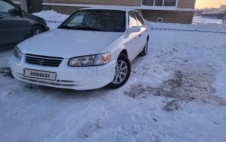 Toyota Camry 2000 года за 3 700 000 тг. в Астана