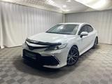 Toyota Camry Luxe 2021 года за 13 600 000 тг. в Алматы