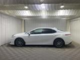 Toyota Camry Luxe 2021 года за 13 600 000 тг. в Алматы – фото 3