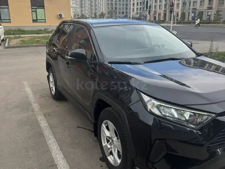 Toyota RAV4 2021 года за 14 000 000 тг. в Астана – фото 7