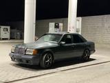 Mercedes-Benz E 230 1993 года за 800 000 тг. в Шымкент