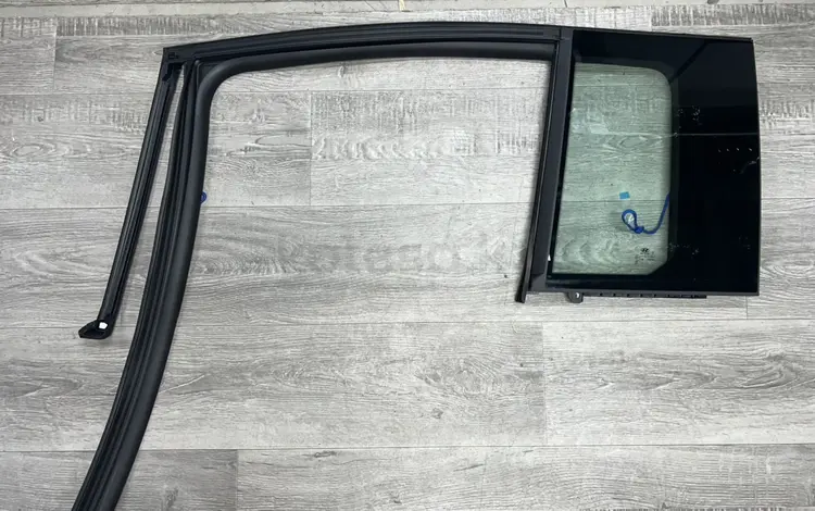 Стекло заднее глухое левое Hyundai Santa Fe 2024 за 150 000 тг. в Алматы