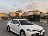 Toyota Camry 2018 года за 12 500 000 тг. в Актау – фото 2