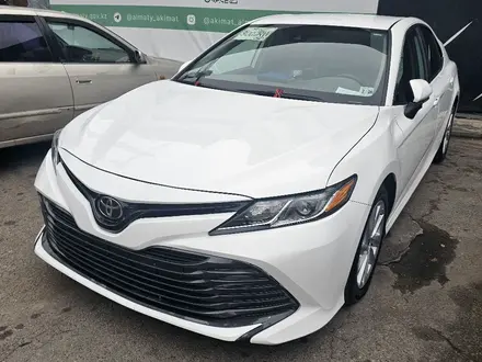 Toyota Camry 2021 года за 10 500 000 тг. в Алматы