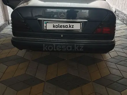 Mercedes-Benz E 280 1993 года за 2 700 000 тг. в Алматы – фото 2