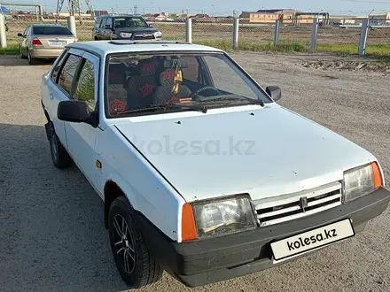 ВАЗ (Lada) 21099 1998 года за 1 500 000 тг. в Атырау – фото 2