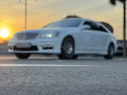 Mercedes-Benz S 550 2007 года за 7 000 000 тг. в Алматы – фото 21