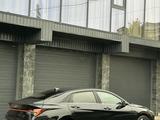 Hyundai Elantra 2023 года за 13 490 000 тг. в Шымкент – фото 3