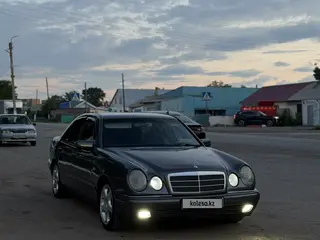 Mercedes-Benz E 230