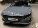 Hyundai Elantra 2021 года за 11 000 000 тг. в Караганда – фото 2