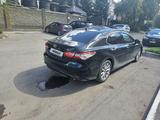 Toyota Camry 2020 года за 13 200 000 тг. в Астана – фото 4