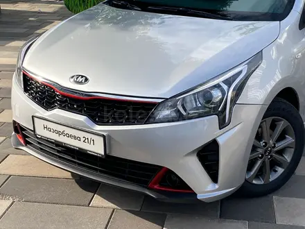 Kia Rio 2021 года за 6 790 000 тг. в Алматы – фото 2