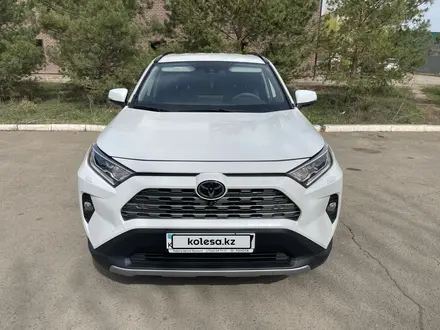 Toyota RAV4 2020 года за 17 900 000 тг. в Уральск