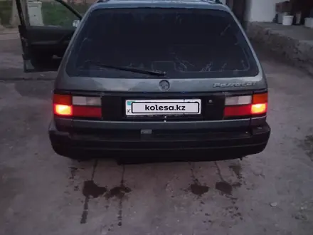 Volkswagen Passat 1990 года за 1 300 000 тг. в Каратау – фото 2
