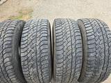 Б/у комплект шипованных шин VIATTI NORDICO 265/65/17. Пробег шин 3000км за 160 000 тг. в Актобе