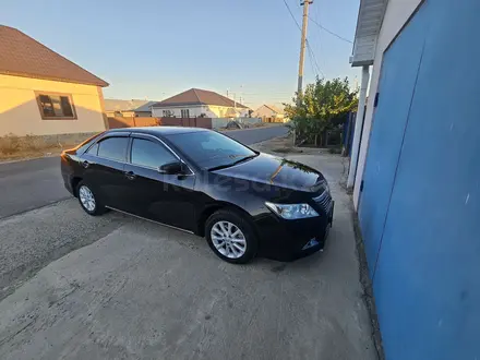 Toyota Camry 2014 года за 9 300 000 тг. в Атырау – фото 4