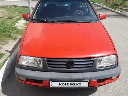 Volkswagen Vento 1994 года за 1 100 000 тг. в Караганда – фото 3