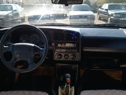 Volkswagen Passat 1994 года за 1 500 000 тг. в Шымкент – фото 4