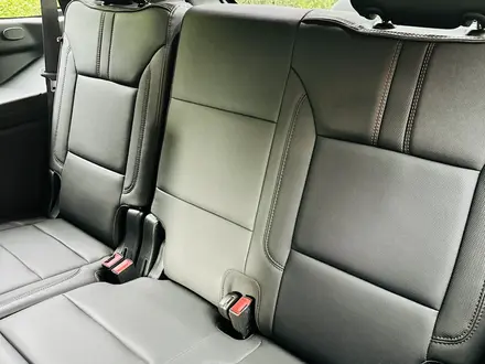 Chevrolet Tahoe 2022 года за 55 000 000 тг. в Алматы – фото 19