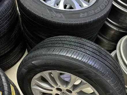 Тойота Сиенна XLE оригинальный комлект 235 60 R17 за 310 000 тг. в Атырау – фото 2