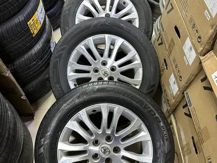 Тойота Сиенна XLE оригинальный комлект 235 60 R17 за 310 000 тг. в Атырау – фото 3