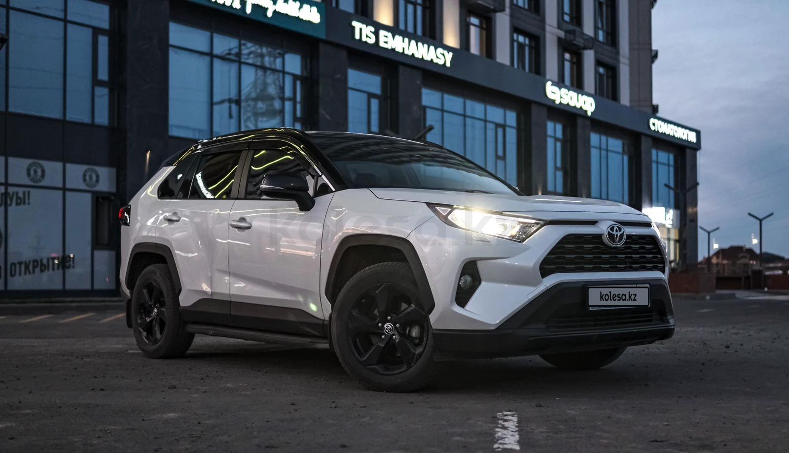 Toyota RAV4 2021 г.