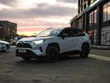 Toyota RAV4 2021 года за 18 500 000 тг. в Астана – фото 2