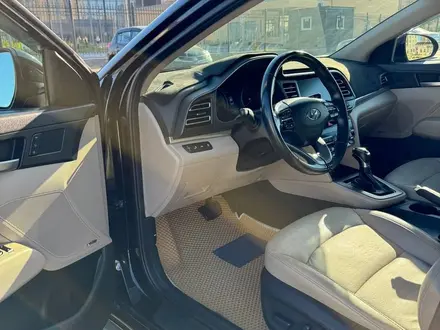 Hyundai Elantra 2019 года за 7 000 000 тг. в Актау – фото 6