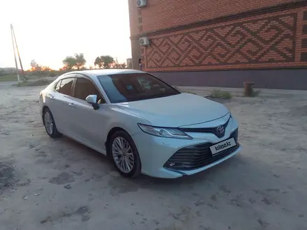 Toyota Camry 2019 года за 15 000 000 тг. в Кызылорда – фото 2