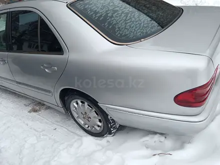 Mercedes-Benz E 320 2002 года за 3 300 000 тг. в Караганда – фото 2