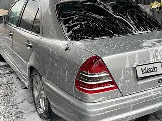 Mercedes-Benz C 280