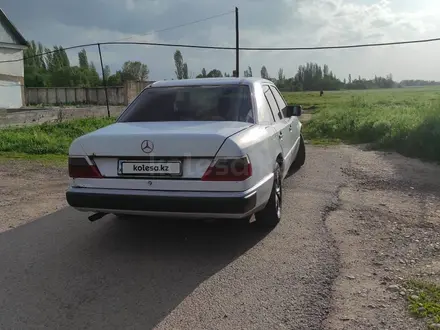 Mercedes-Benz E 230 1991 года за 1 300 000 тг. в Мерке – фото 4