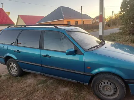 Volkswagen Passat 1994 года за 1 900 000 тг. в Уральск – фото 2