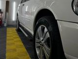 Mercedes-Benz ML 320 2002 годаүшін6 800 000 тг. в Алматы – фото 2