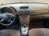 Toyota Avensis 2004 года за 4 000 000 тг. в Семей – фото 5